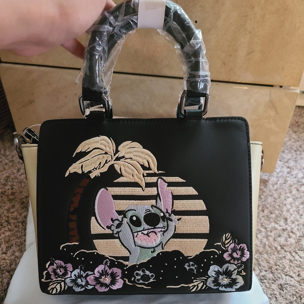 Loungefly  stitch  bag